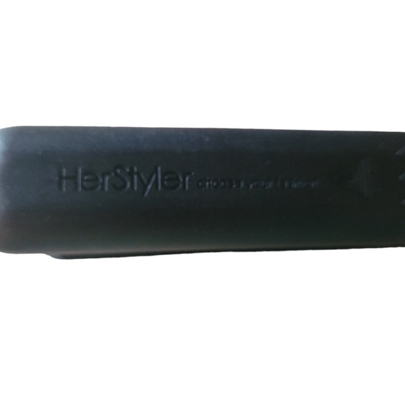 Herstyler Super Styler 100% Ceramic Black 1.25" Straightener Flat Iron with Box - Picture 9 of 9